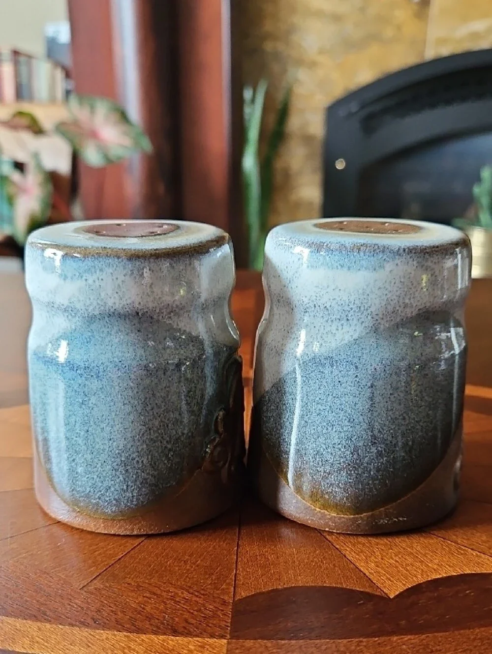 Pottery Craft USA Stoneware Salt/Pepper Shakers w/Stoppers Robert Maxwell Style